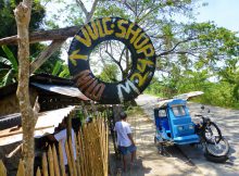 Having a flat tire with your tricycle, Moalboal - Phillipines