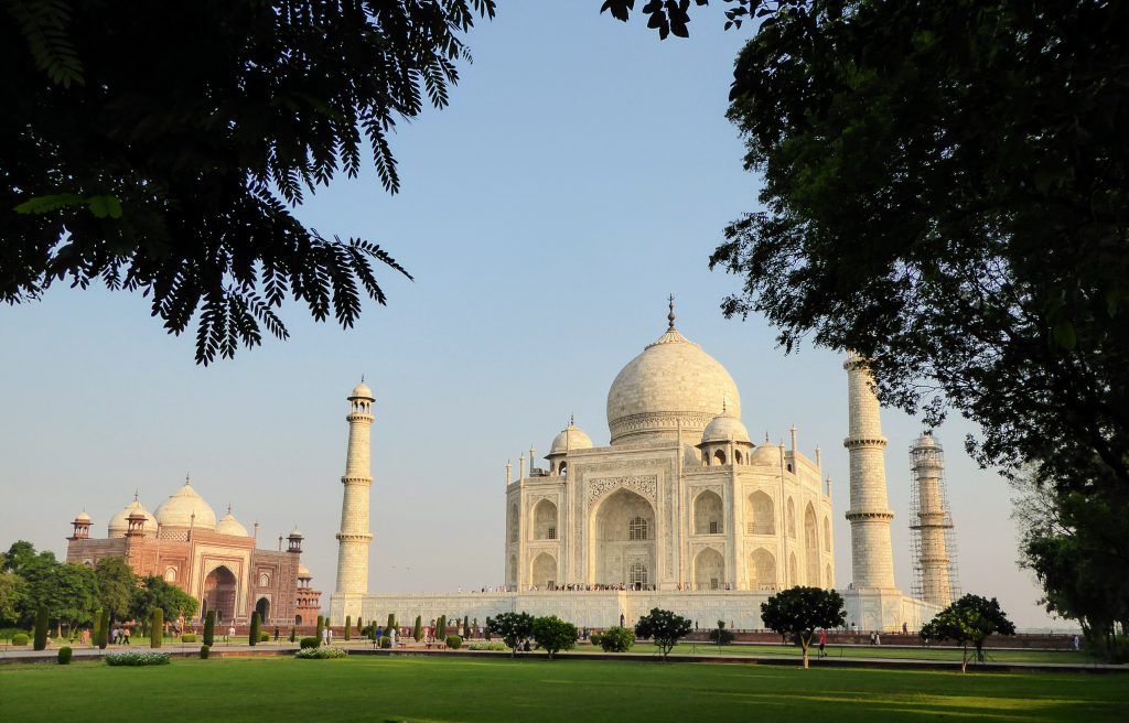 Zonsopgang bij de Taj Mahal