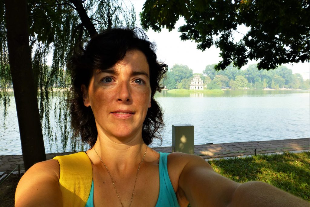  Turtle Tower (Tháp Rùa) in the center of the lake You see the Turtle tower behind me. 