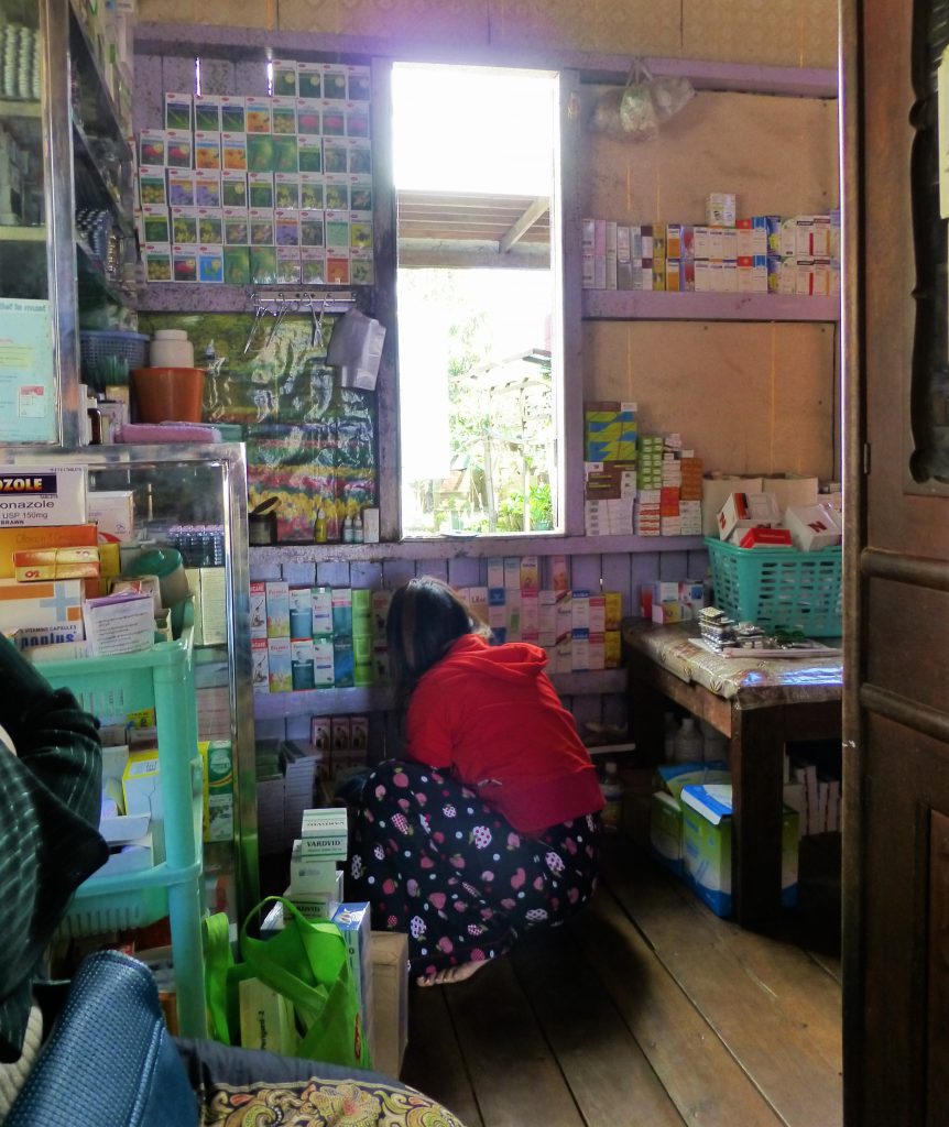Bezoek aan een lokale dokter - Nyaung Shwe, Myanmar