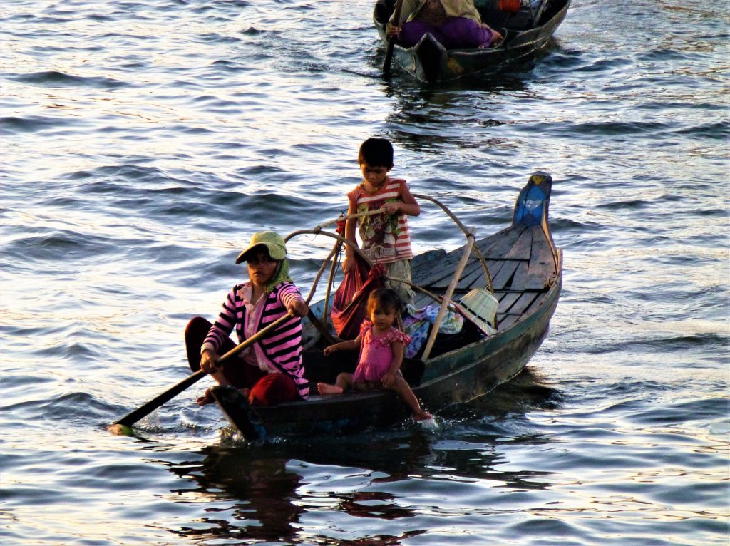 Floating city near Siem Reap - Cambodia