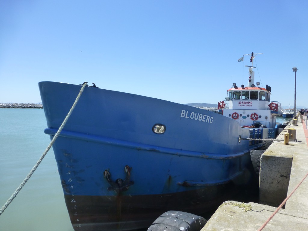 De boot waar Nelson Mandela naar zijn bevrijding mee naar Kaapstad werd vervoerd - Bezoek aan Robbeneiland, Kaapstad