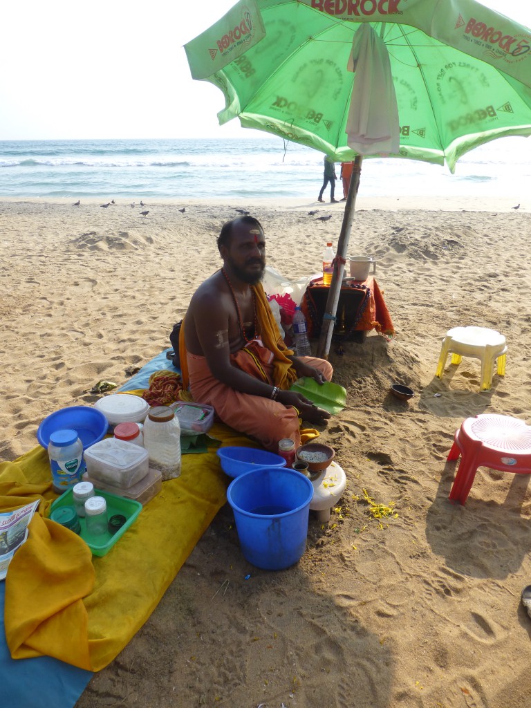 Heilige Rituelen op het strand - Papanasam, India