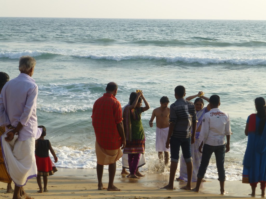 Heilige Rituelen op het strand - Papanasam, India