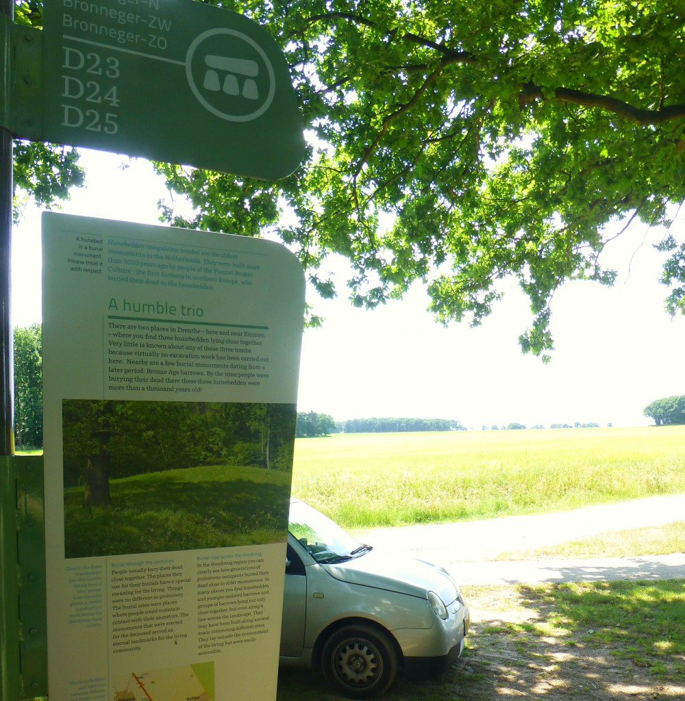 Op zoek naar de hunebedden in Drenthe, Nederland