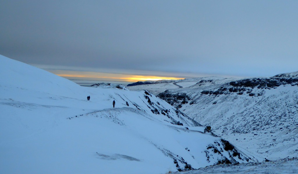 Zonsondergang in een winterlandschap -IJsland