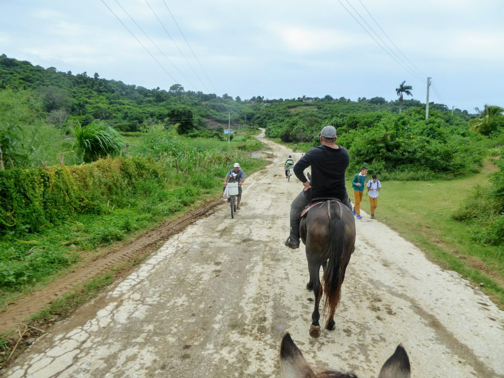 Horseback riding in Topes de Collantes