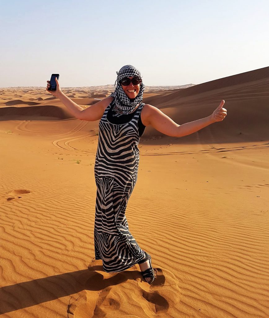 Crossing around the Sanddunes of the UAE