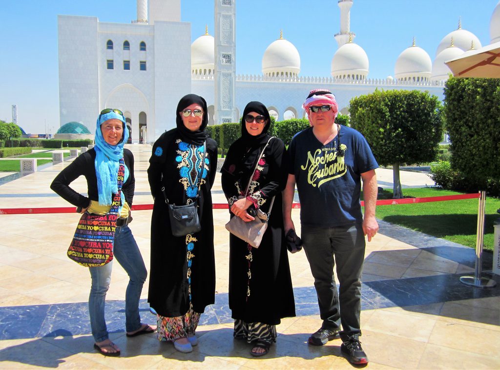 Crossing around the Sanddunes of the UAE