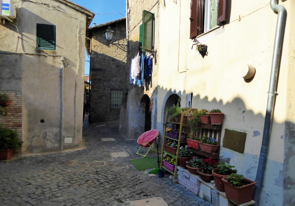 Cycling outside of Rome: Exploring Bracciano & Martignano Lake