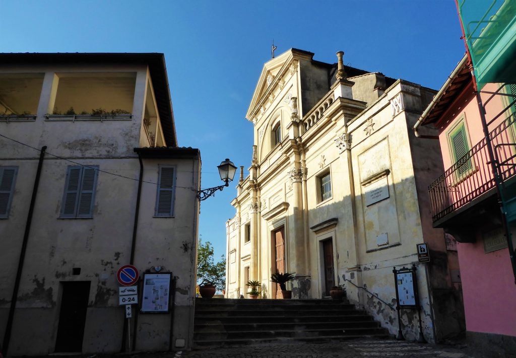 Cycling outside of Rome: Exploring Bracciano & Martignano Lake