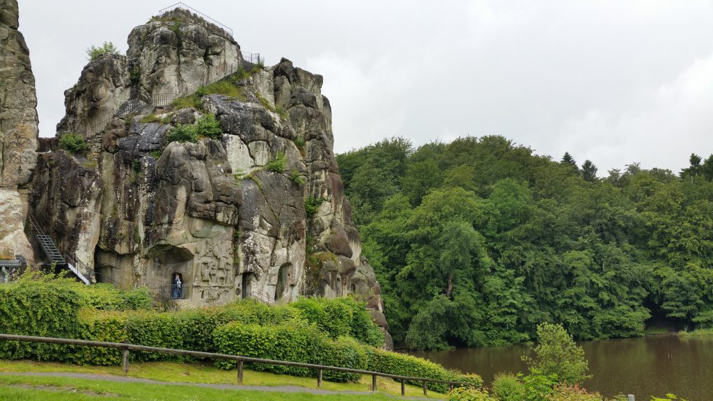 De Externsteine in het Teutoburgerwald - Horn-Bad Meinberg