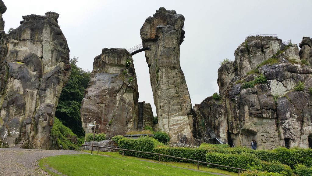 De Externsteine in het Teutoburgerwald - Horn-Bad Meinberg