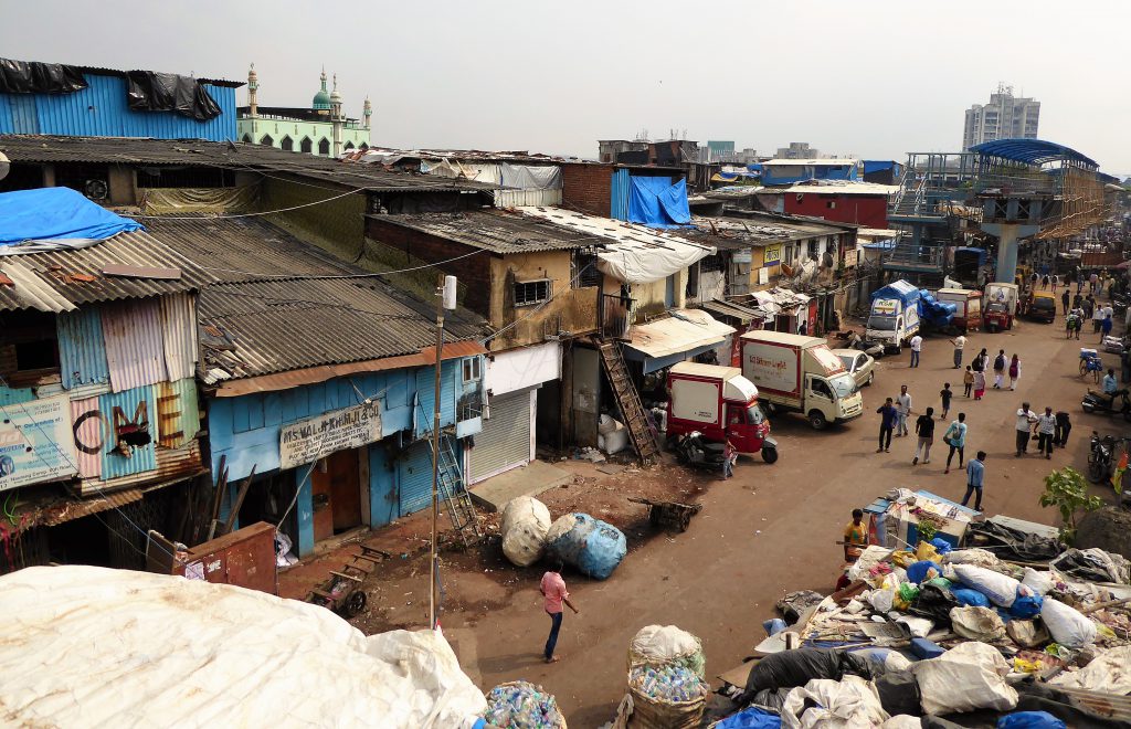 The Complete Travelguide for Mumbai - India (Dharavi Slum)